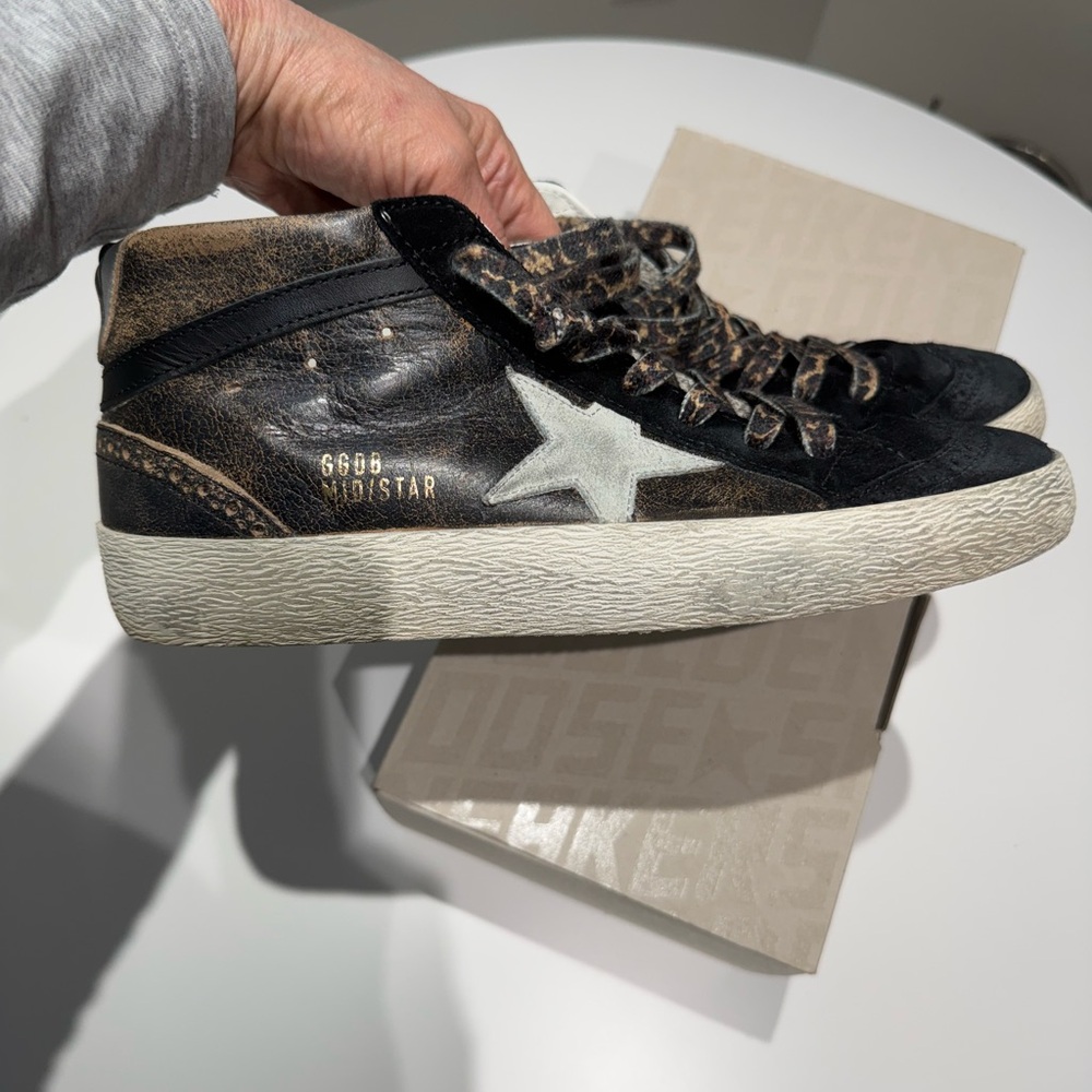 Golden Goose mid top Sneakers with Leopard Print Laces. - Picture 9 of 10